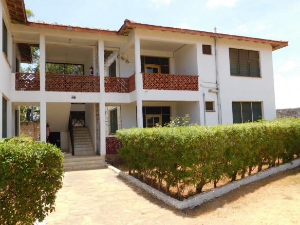 1. 2 Bedrooms cottage Apartment to let in Malindi Casuarina